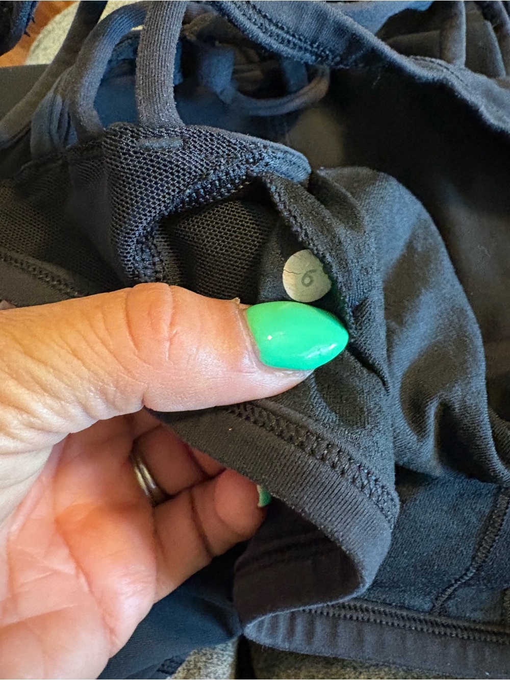 lululemon Black Athletic Set Size 6 Sports Bra & Cropped Leggings (0790) - Picture 8 of 9